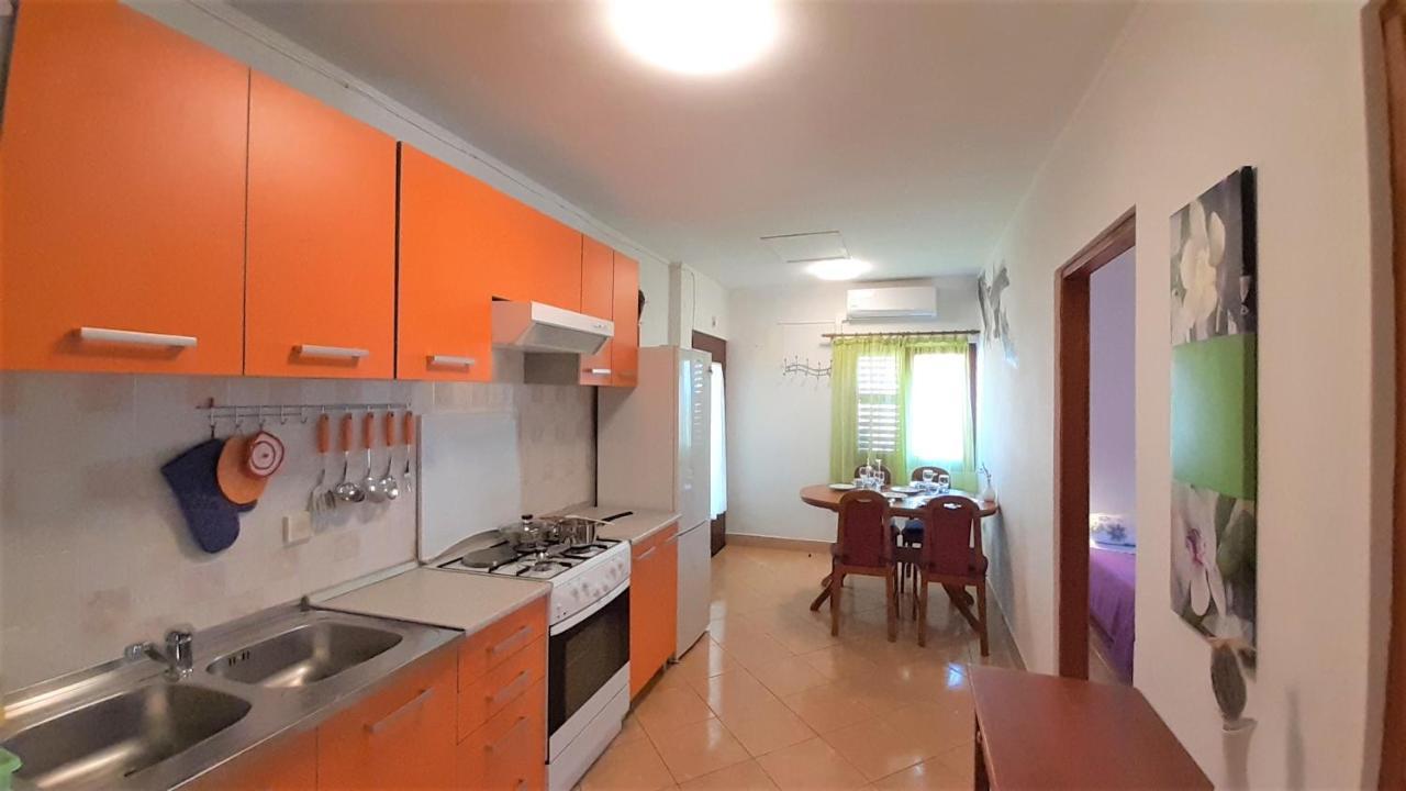Apartments Nadia Sokolic Nerezine Exterior photo
